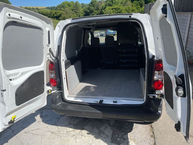 PEUGEOT PARTNER
