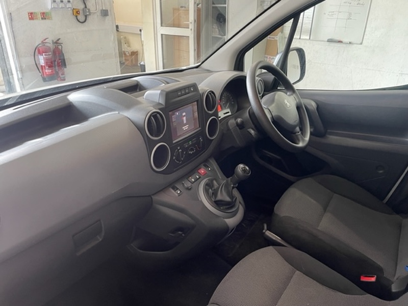PEUGEOT PARTNER