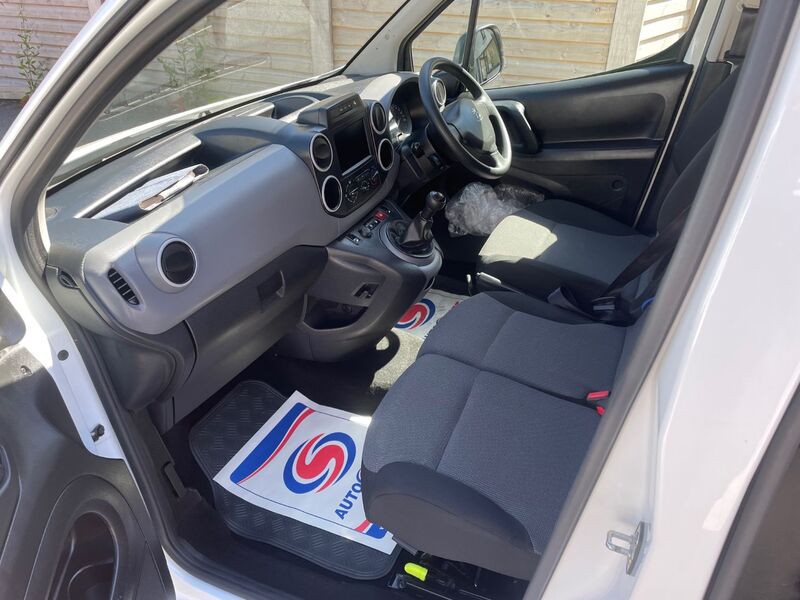 PEUGEOT PARTNER