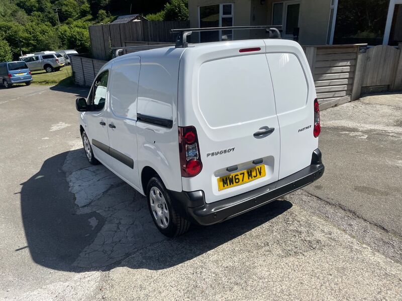 PEUGEOT PARTNER