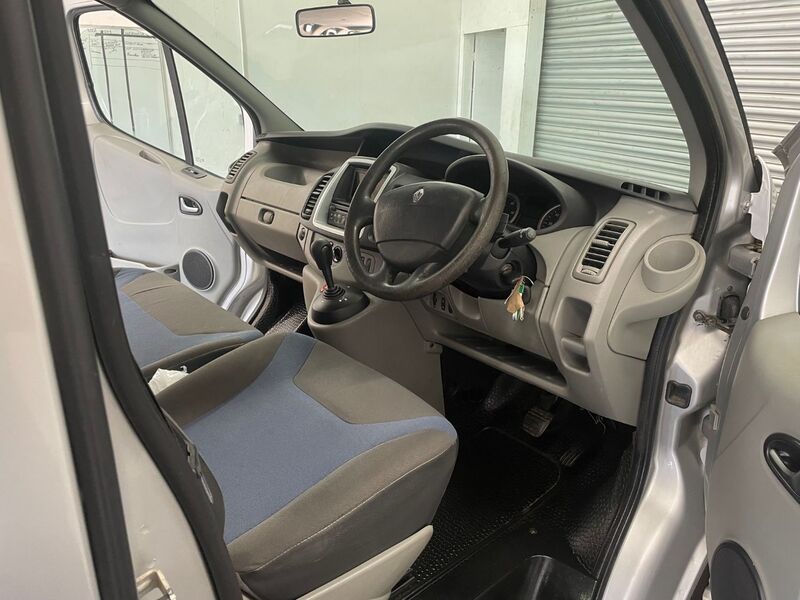 RENAULT TRAFIC