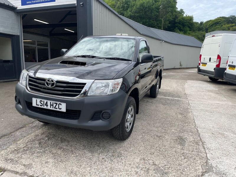 TOYOTA HILUX
