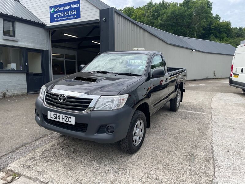 TOYOTA HILUX