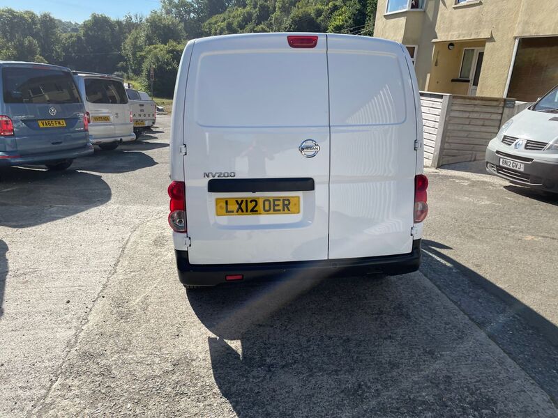 NISSAN NV200