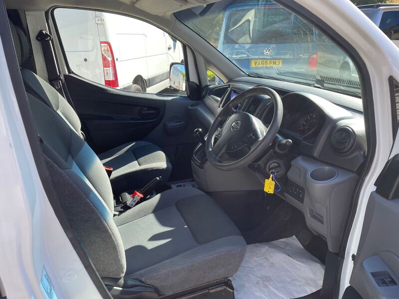 NISSAN NV200