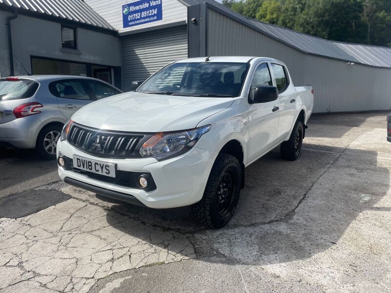 MITSUBISHI L200