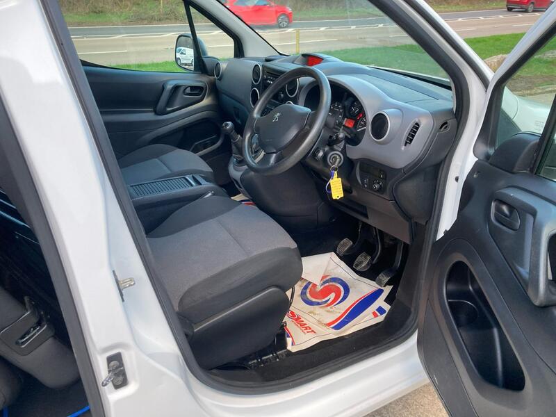 PEUGEOT PARTNER