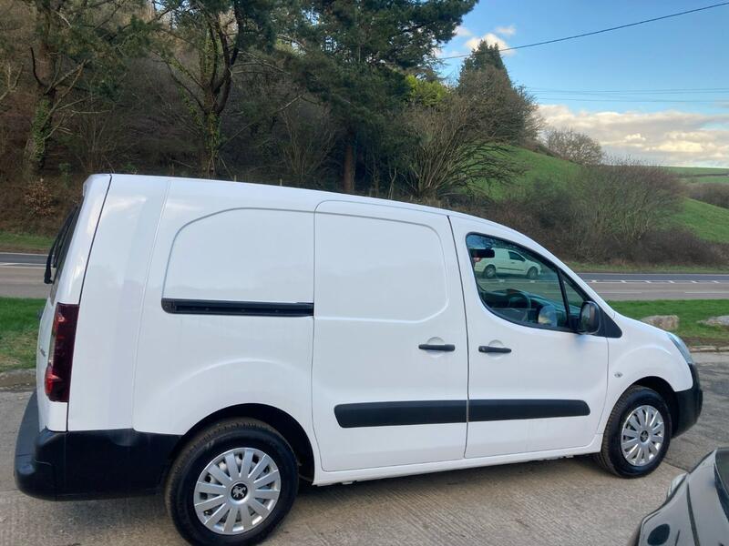 PEUGEOT PARTNER