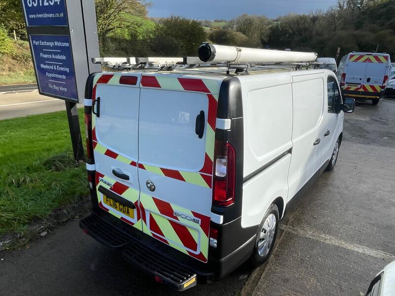 VAUXHALL VIVARO